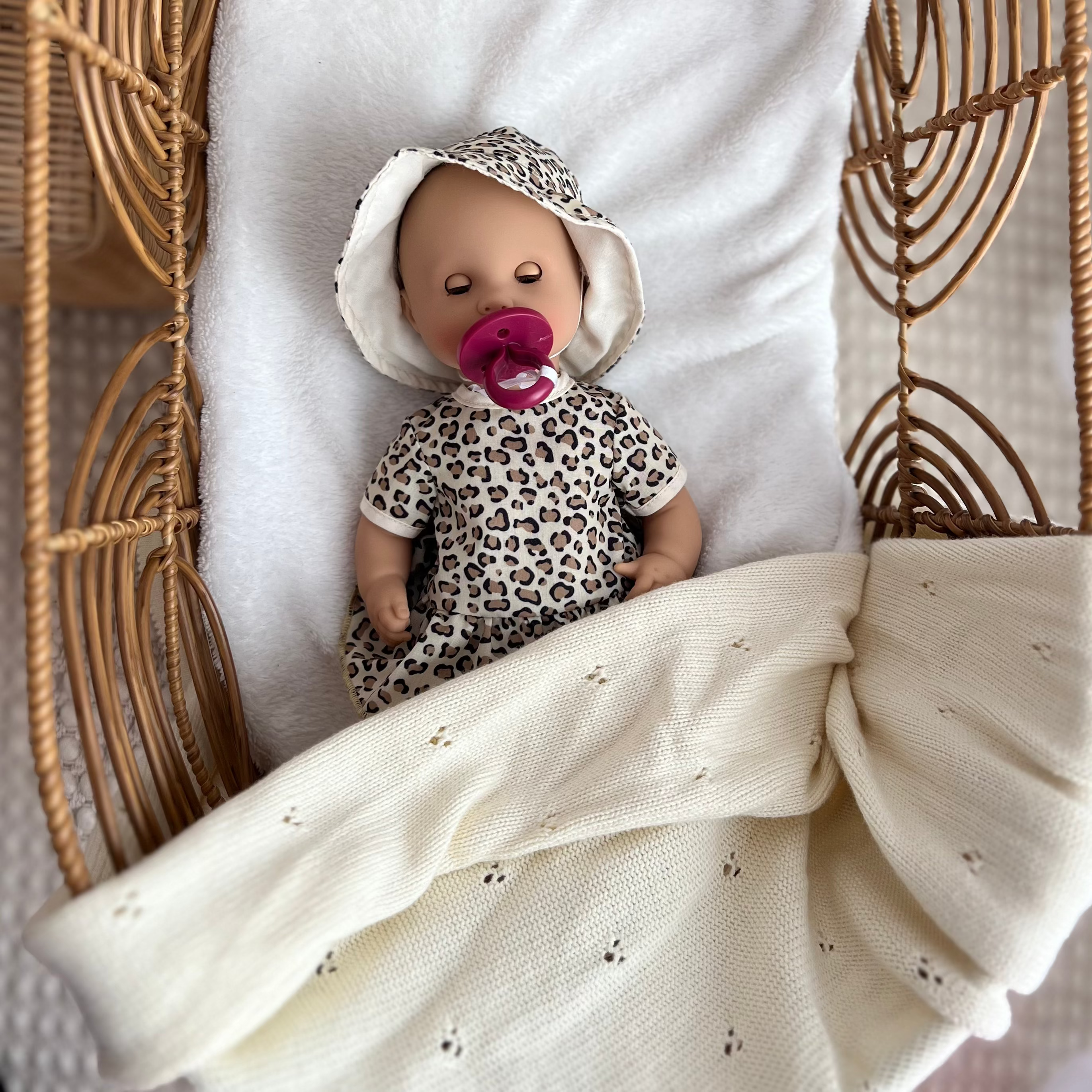 Götz Bath Baby Doll Plus Potty - Sleepy Aquini Baby - Cats